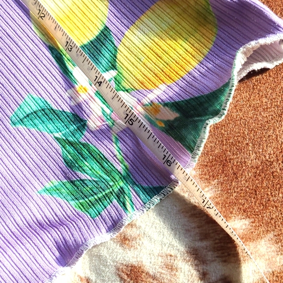 🌷 Lemon Pattern Mock Neck Crop Tee Size S - Picture 7 of 7